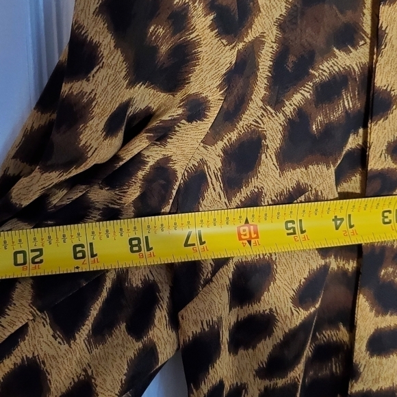LEOPARD Print Bell Sleeve Top - Picture 9 of 9
